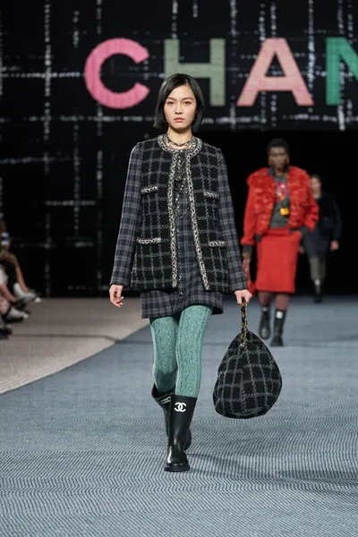 Look 32